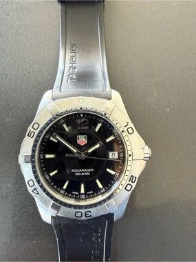 Tag Heuer Aquaracer Black Dial with Rubber + Stainless Steel Link strap included